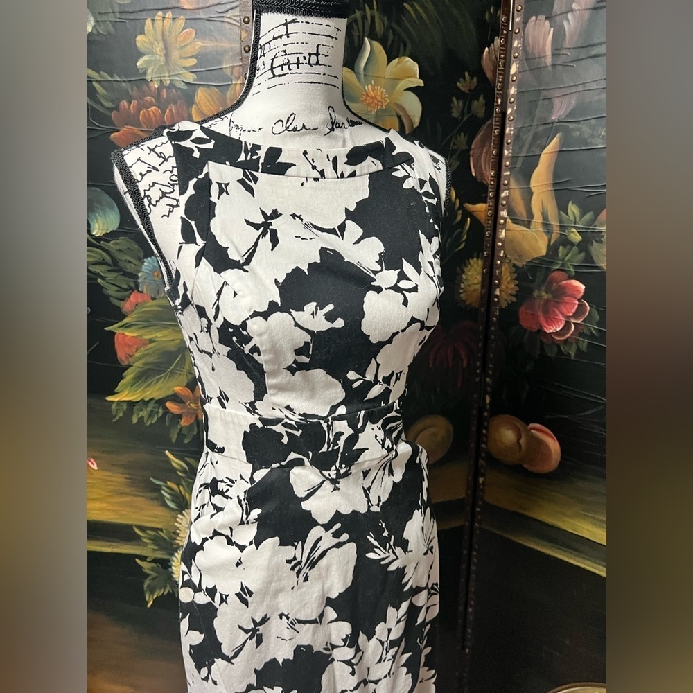 Chaps Sleeveless Black & White Zip Back Floral Print Dress Size 6 (D4) - Picture 4 of 10